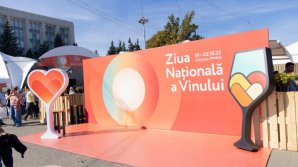 Ziua Națională a Vinului: 120 mii de oameni au celebrat Vinul Moldovei