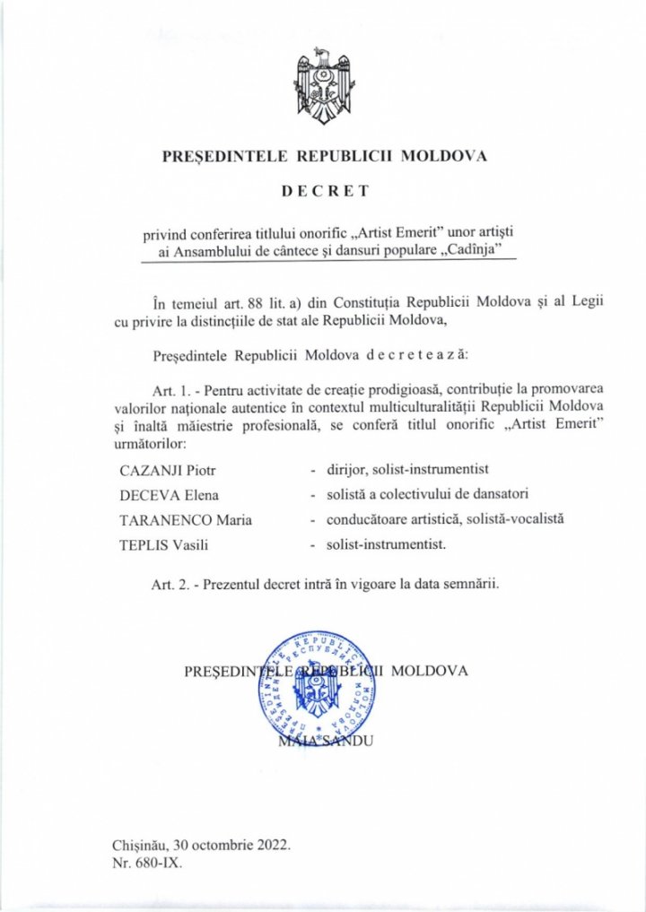 Mai mulți artiști din Comrat s-au învrednicit de titlul onorific de „Artist Emerit”, conferit de președintele țării