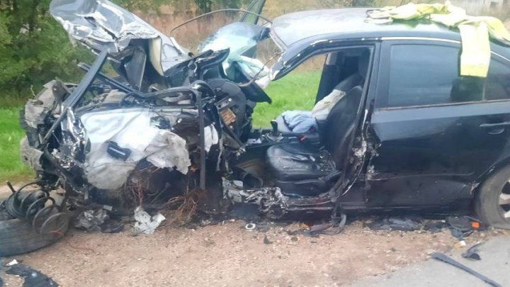 Șoferul a adormit la volan. DETALII despre accidentul rutier produs pe traseul Chișinău - Orhei (FOTO)