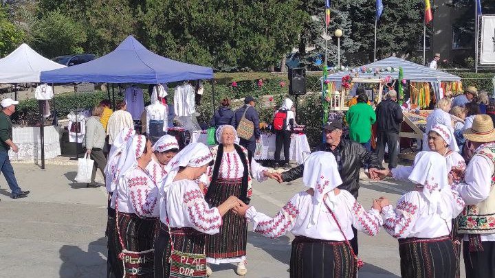 Muzică, dansuri și voie bună la Călărași. Zeci de primării participă la Toamna de Aur (FOTO/VIDEO)