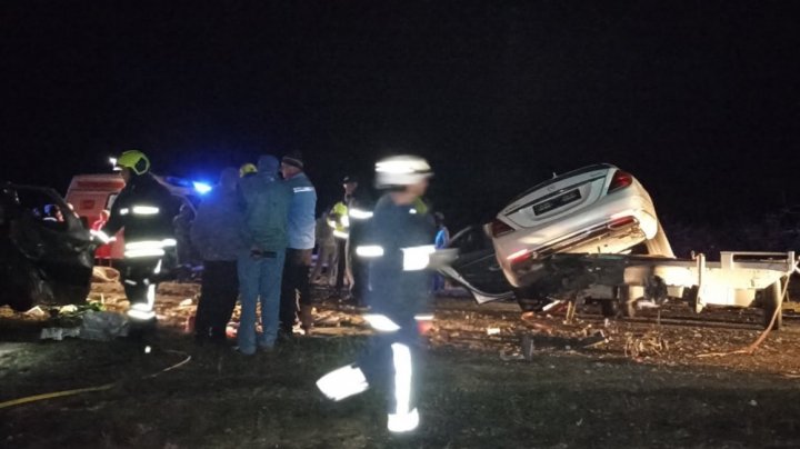 Accident teribil pe șoseua Chișinău-Leușeni. Două persoane au decedat pe loc (FOTO)