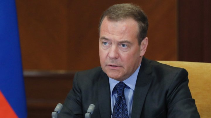 Medvedev vrea „demontarea completă” a regimului de la Kiev: Bombardamentele sunt primul episod. Vor mai urma și altele  