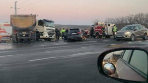 Accident grav la Orhei. Poliția, pompierii și ambulanța, la fața locului. O persoană a murit (VIDEO)