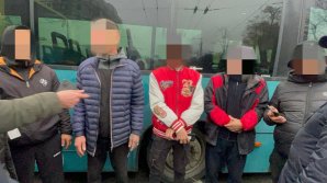 Protest cu aproape 2.000 de persoane. Au fost reţinuţi manifestanţi cu antecedente penale