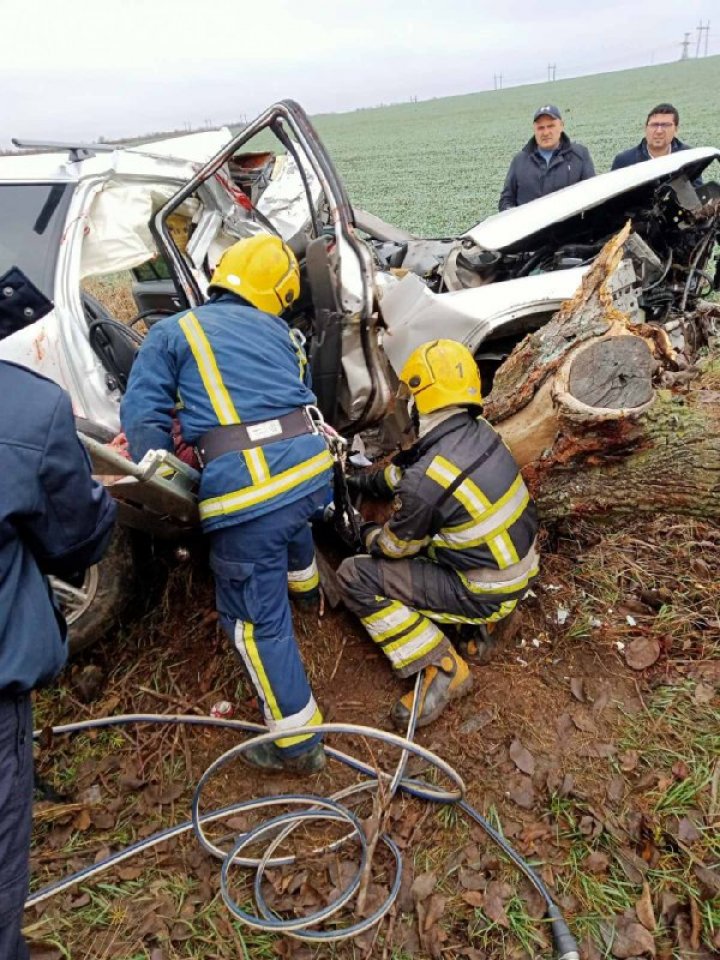 ACCIDENT TERIBIL la Anenii Noi. Trei persoane au murit (IMAGINI de GROAZĂ)