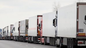 Autorizațiile pentru transportul rutier de marfă vor fi mai ieftine, iar lista categoriilor de vehicule scutite de plata taxelor vamale va fi extinsă