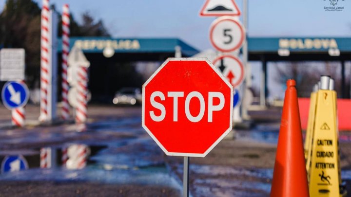 Defecţiuni tehnice la câteva puncte de trecere cu Ucraina. Pot trece doar pietonii 