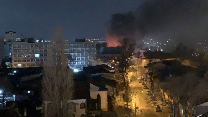 Incendiul DEVASTATOR a izbucnit la 18:55, iar ora 21:20 a fost localizat, potrivit IGSU (FOTO/VIDEO)