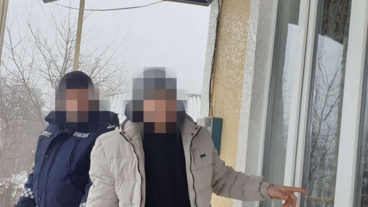 Reţinut după ce ar fi furat din mai multe gospodării. Ce riscă un tânăr de 26 de ani (FOTO)