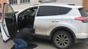 Furate și introduse prin contrabandă în țară. Două mașini, descoperite în cadrul perchezițiilor (VIDEO)