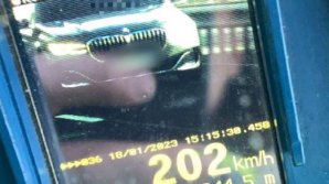 A depășit orice limită. Un șofer, surprins în apropiere de Măgdăcești, conducând cu peste 200 km pe oră