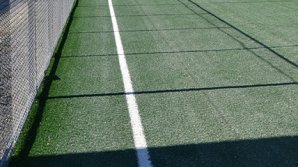 Detalii despre băiatul din Selişte ucis de poarta de fotbal, în timp ce încerca să facă poze