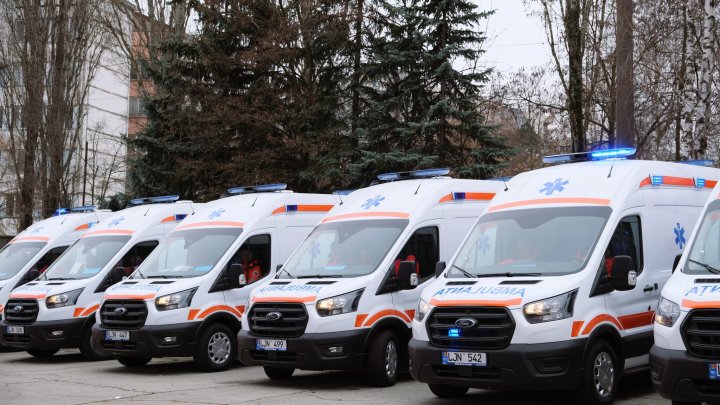 Asistență medicală de calitate: Mai multe localități din țară au primit ambulanțe noi, dotate cu  echipamente moderne