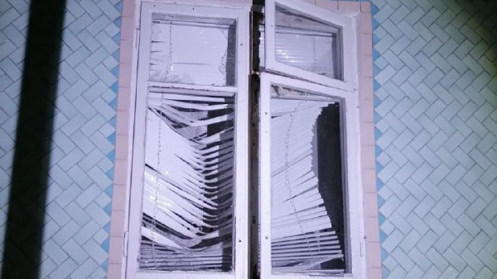 Deflagrație într-o locuință din Hîncești. Proprietarii casei foloseau butelii de gaz (FOTO)