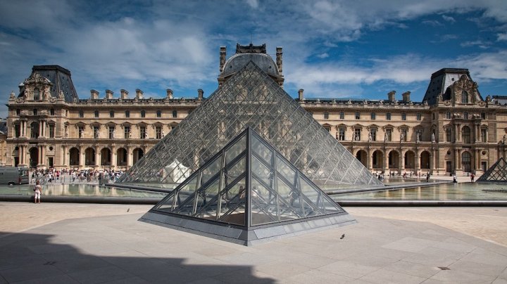 Muzeul Louvre din Paris va limita vizitele zilnice pentru a facilita „o experienţă confortabilă”