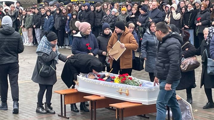 Campionul Republicii Moldova, Valerian Railean, este condus pe ultimul drum (FOTO)