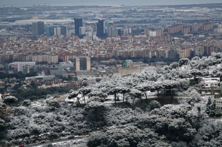 30 de regiuni din Spania, sub alertă de ninsori abundente. Barcelona, acoperită de zăpadă (FOTO)