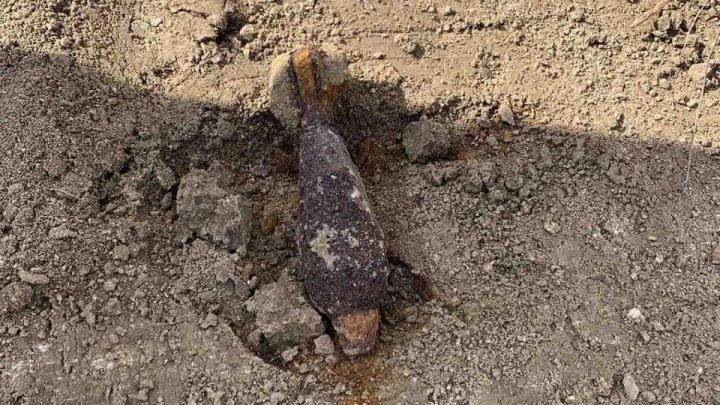 Ce a descoperit un tractorist în timp ce efectua lucrări de curățare a râului Lunguța din Căușeni (FOTO)