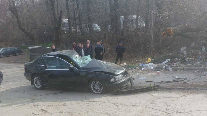 Grav accident pe șoseaua Muncești. Un bărbat de 44 de ani a murit pe loc (FOTO/VIDEO)