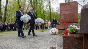 Lumânări şi flori. Evreii omorâţi la Chişinău în pogromul din aprilie 1903 au fost comemoraţi