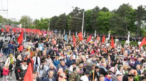 Oficiali, deputați și demnitari publici au încălcat legea la manifestațiile de 9 mai