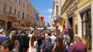 Etnicii români din Ucraina cer Kievului să renunţe definitiv la sintagma „limba moldovenească” așa cum a făcut Republica Moldova