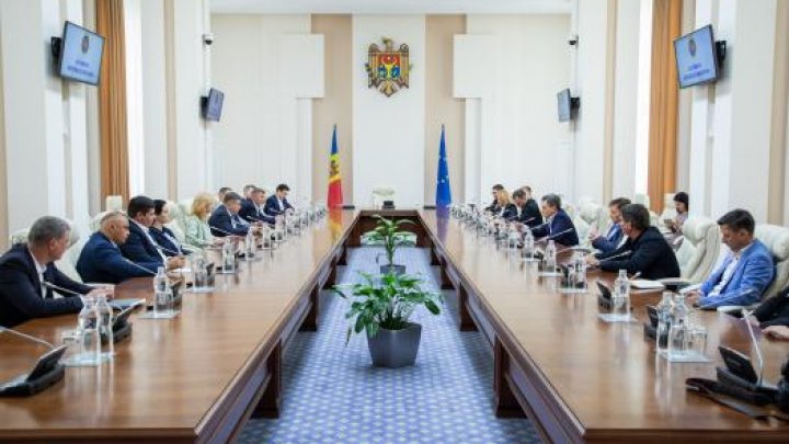 Dorin Recean a avut o întrevedere cu administratorii companiilor mari din țară. Lipsa forței de muncă și a personalului calificat, unul din subiectele discuției