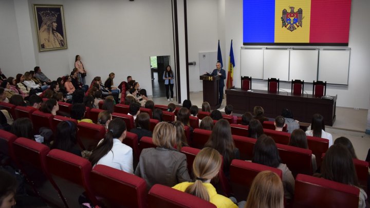 39 de elevi din țară au fost premiați în cadrul Olimpiadei Republicane de Limba și literatura română