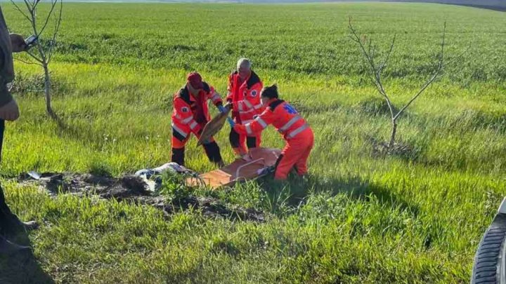 Accident DE GROAZĂ în Găgăuzia, soldat cu doi răniți. O mașină și un camion au intrat în coliziune (FOTO)