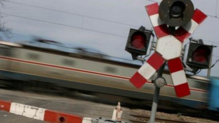 O moldoveancă, lovită de tren în Italia, după ce s-ar fi pus pe calea ferată pentru a-și face nevoile