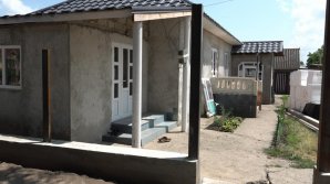 VIDEO Copilul care şi-a împuşcat verişoara, din imprudenţă, este în stare de şoc. Ce spune bunica despre starea lui