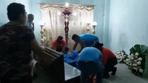 VIDEO INCREDIBIL Au scos-o din sicriu şi au dus-o la spital. Povestea femeii din Ecuador care a "înviat" înainte de a fi înmormântată