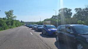 TRAFIC INTENS la Leușeni-Albița. Zeci de vehicule, pe sensul de ieșire din țară