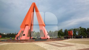 Doi deputați PAS au venit cu un amendament la proiectul de lege privind "Ziua Victoriei". Ce propuneri au