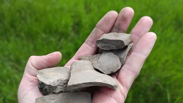 Resturi de locuire atribuite culturii getice din sec. V-III înainte de Hristos, descoperite lângă Soroca (FOTO)