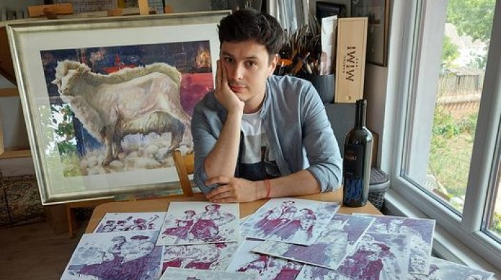 Cu drag din Moldova. Participanţii la Summitul CPE au primit tablouri pictate în vin. Cine e artistul 