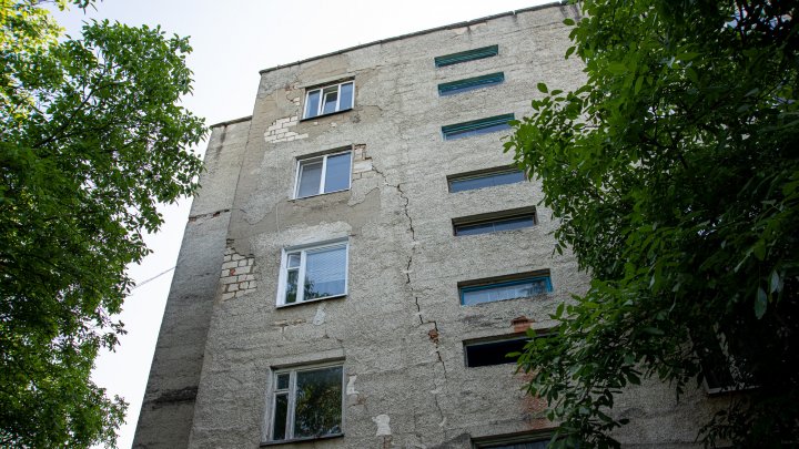 FOTO Blocul avariat din Şoldăneşti va fi reabilitat de Guvern