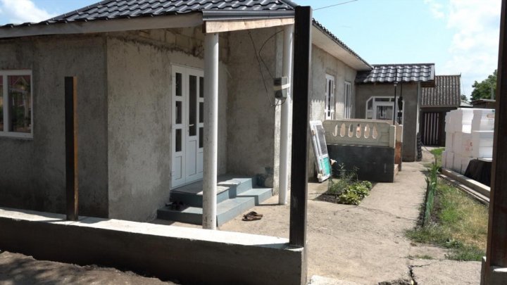 VIDEO Copilul care şi-a împuşcat verişoara, din imprudenţă, este în stare de şoc. Ce spune bunica despre starea lui