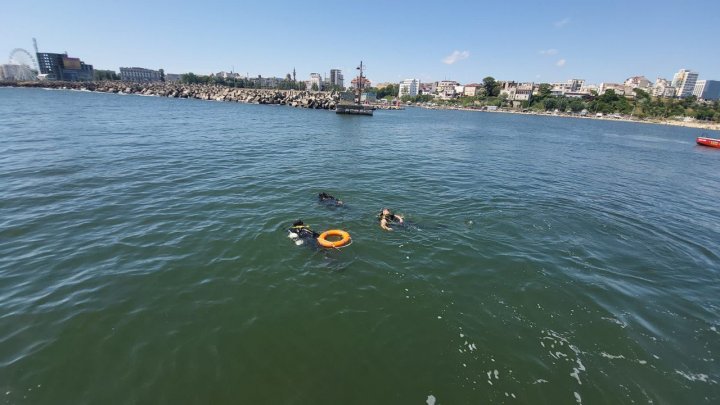 FOTO Ce au căutat scafandrierii IGSU în Marea Neagră