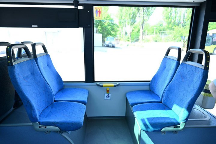 GALERIE FOTO 16 autobuze articulate noi vor circula pe rutele din Chişinău. Vezi cum arată