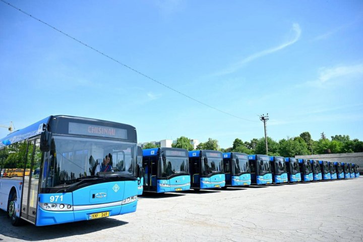 GALERIE FOTO 16 autobuze articulate noi vor circula pe rutele din Chişinău. Vezi cum arată