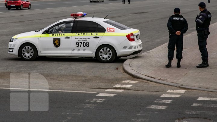 Cazul polițistului care a rămas fără o ureche, fiind agresat în timpul exercitării atribuțiilor de serviciu. Procurorii au solicitat arestarea pentru 30 de zile a învinuiților