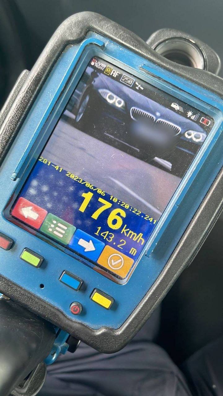 IRESPONSABILITATE TOTALĂ. Cu ce viteză conduceau automobilele doi șoferi, pe drumurile din țară FOTO