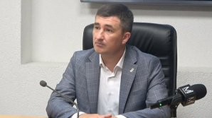 VIDEO "Nu a durat nici două secunde". DETALII despre cum a fost atacat poliţistul de frontieră în Aeroportul Internaţional Chişinău