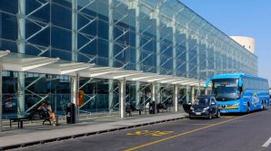 Incendiu puternic pe un aeroport din sudul Italiei. Zborurile sunt suspendate până miercuri