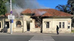 Incendiu la o clădire ce urma să devină sediul centrului cultural „Eugen Doga”. Chironda aruncă REPLICI ACIDE către Ceban