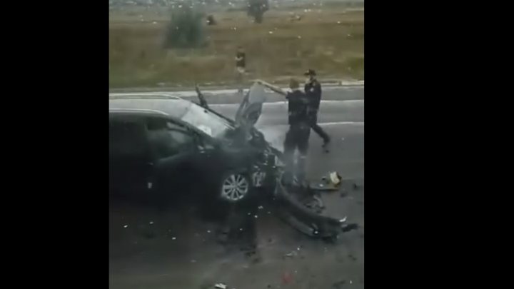 VIDEO. Accident CUMPLIT lângă Vama Leușeni, cu implicarea mai multor mașini și un autocar. Sunt victime 