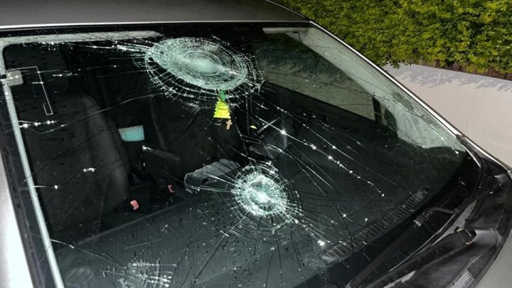 VIDEO DEZASTRU în nordul Italiei, după ce a căzut GRINDINĂ de mărimea unei mingi de tenis.