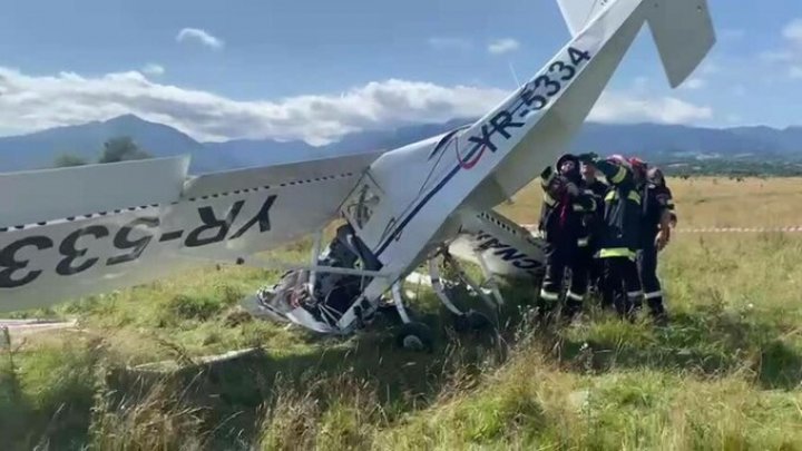 FOTO Tragedie aviatică în România. Un avion s-a prăbușit în județul Brașov. Pilotul a murit