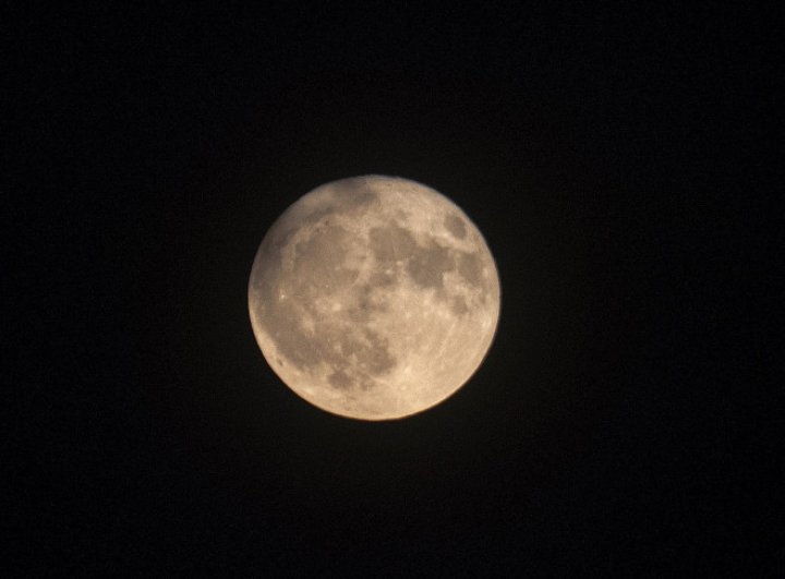 IMAGINI SPECTACULOASE! Cum s-a văzut Superluna din diferite colțuri ale lumii